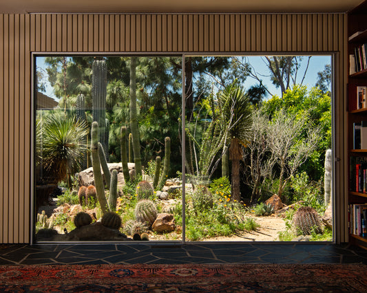 Geoponika Sweatshirt (Black)