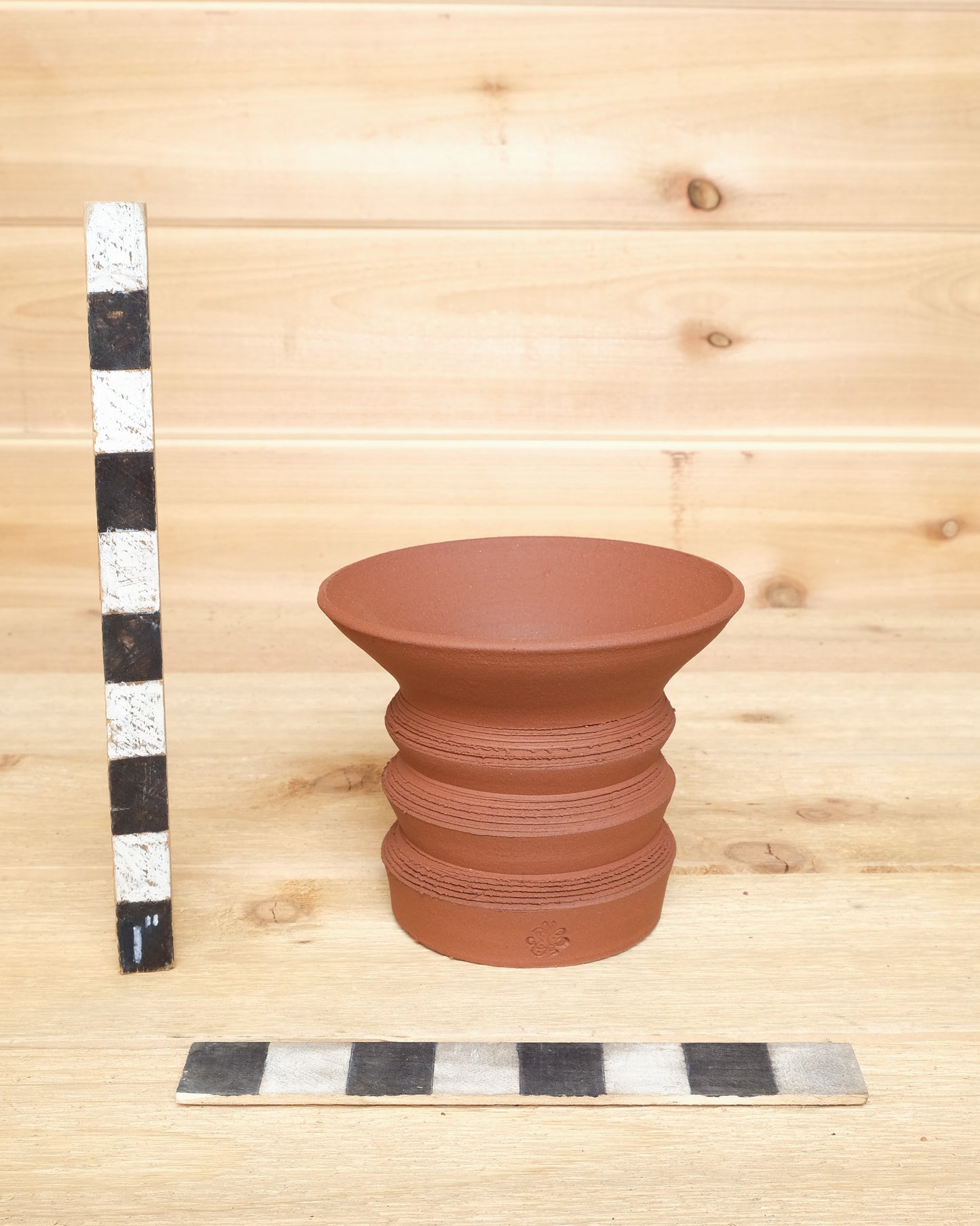 Ribbed Pot