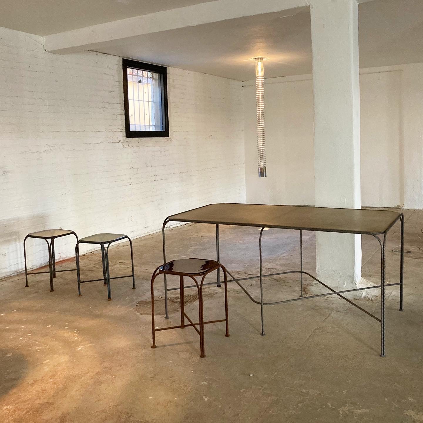 Geoponika Bent Table