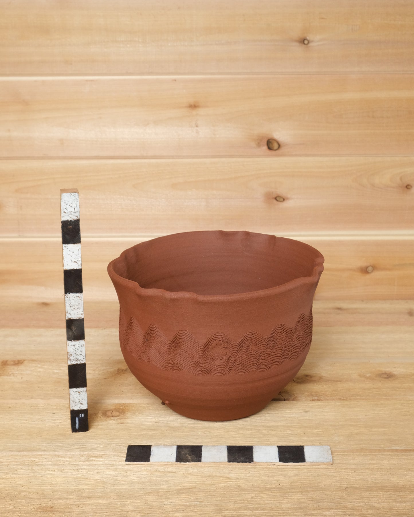 Scalloped Rim Pot