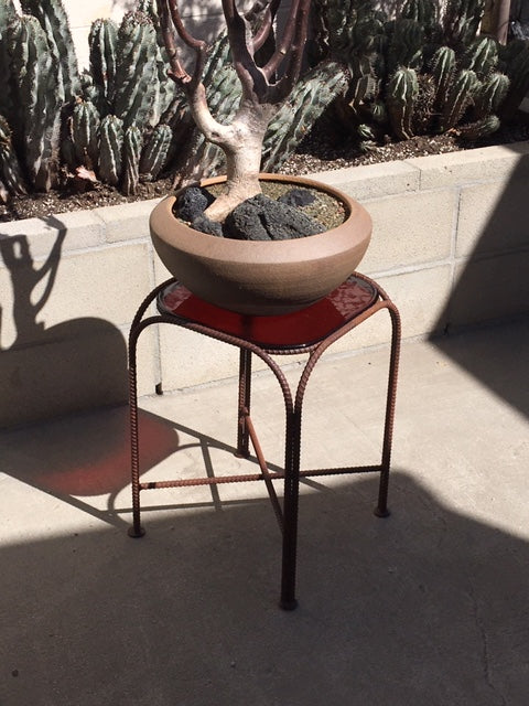 Geoponika Bent Stand
