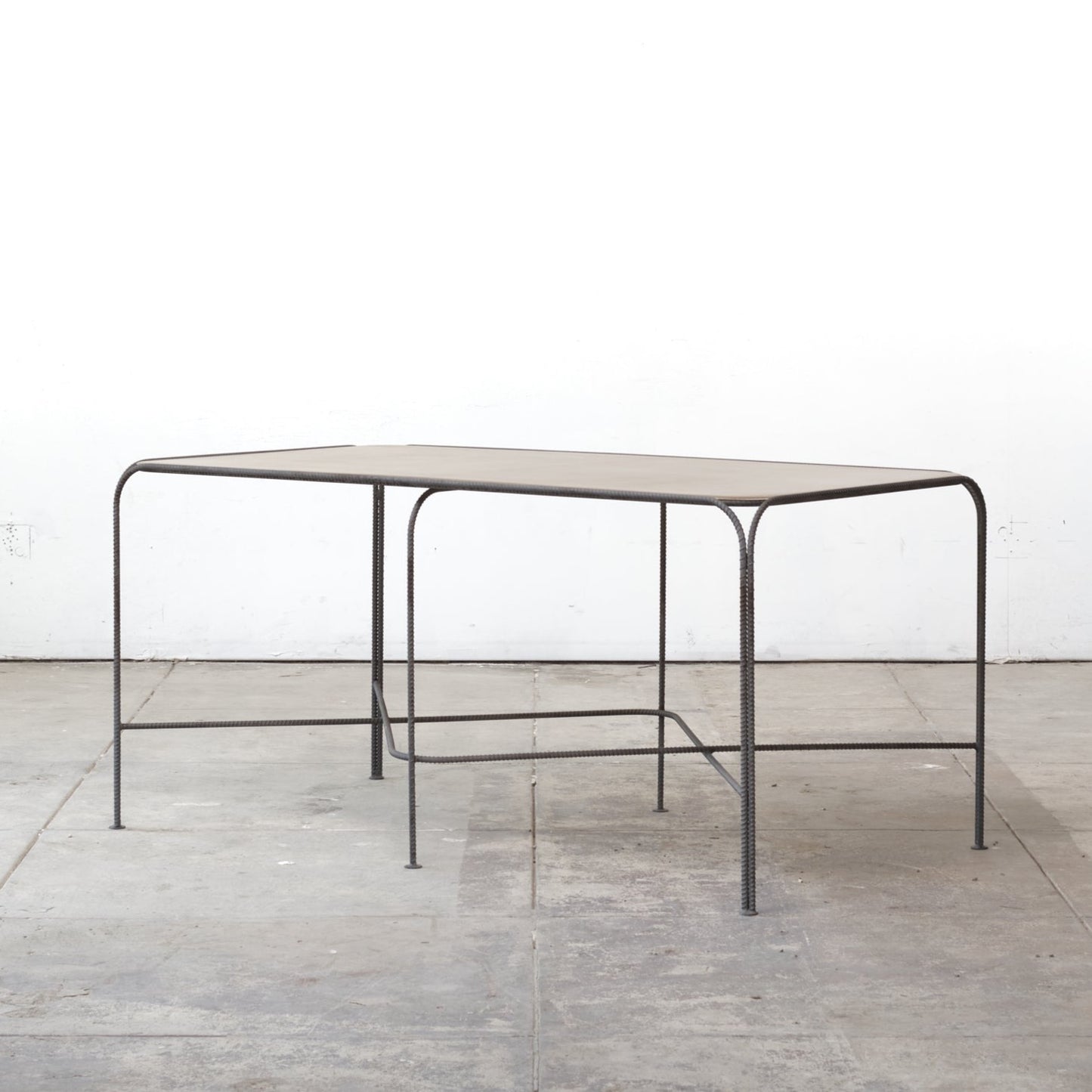 Geoponika Bent Table