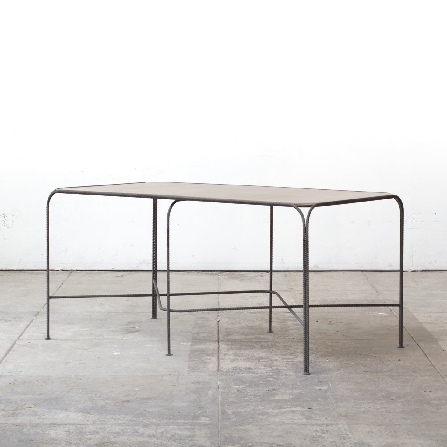 Geoponika Bent Table
