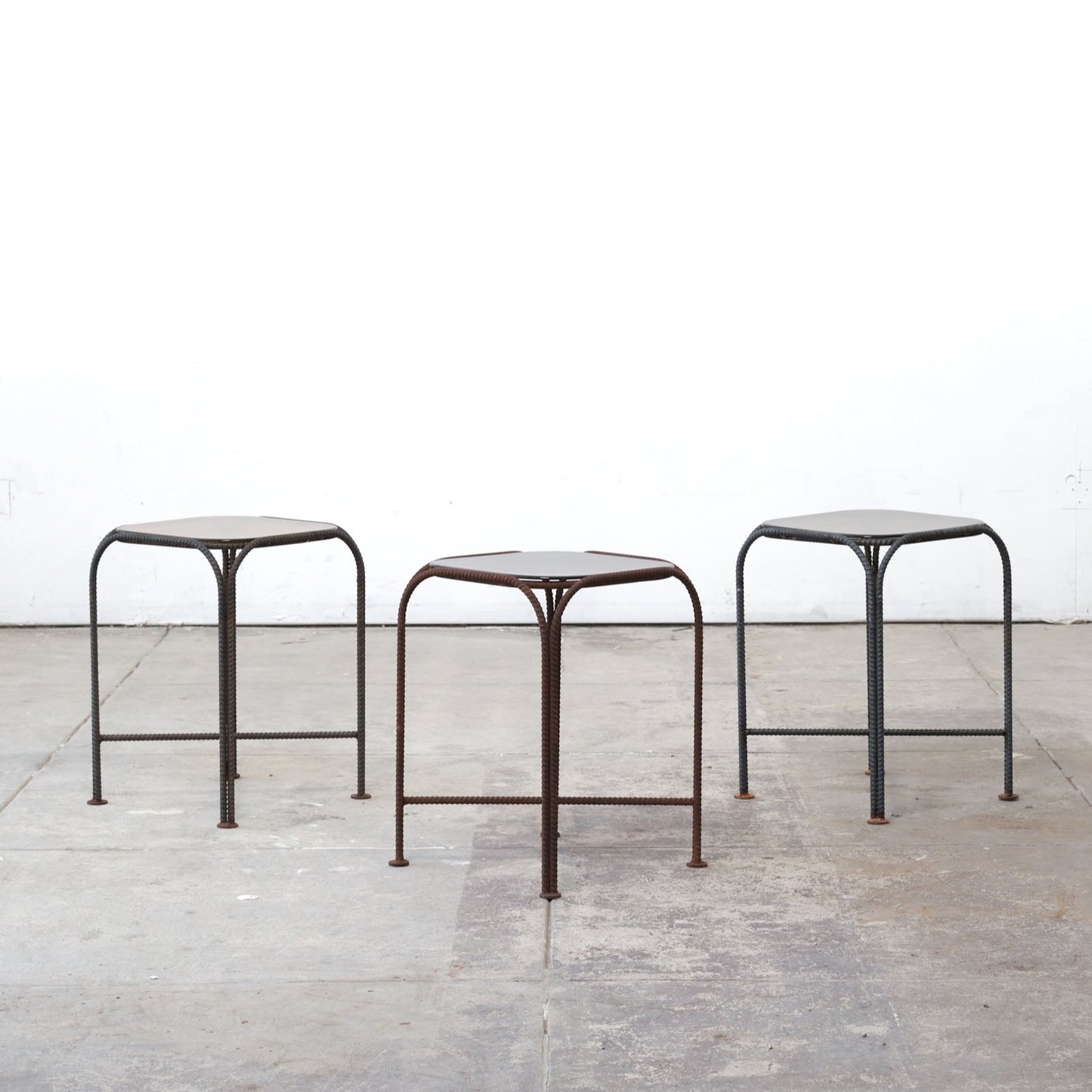 Geoponika Bent Stand