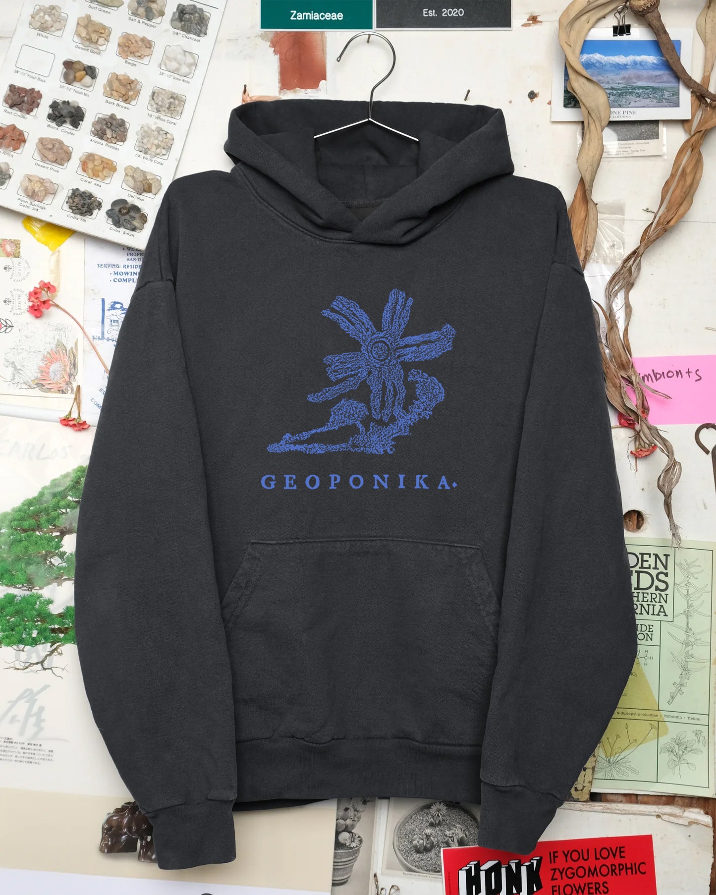 Geoponika Sweatshirt (Black)