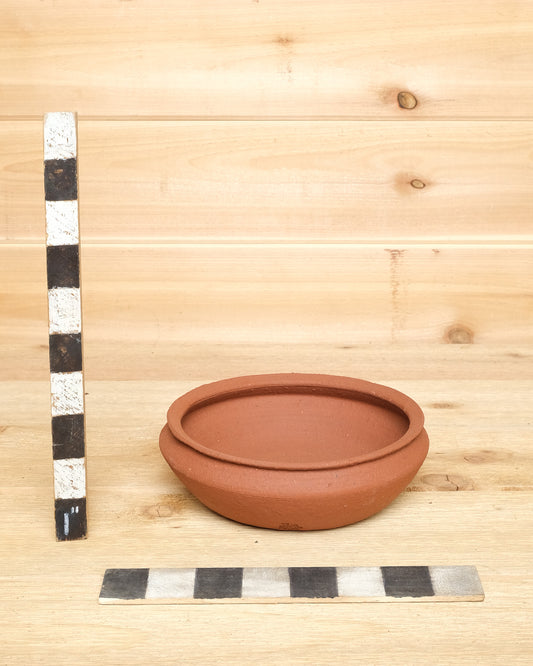 Low Shouldered Pot
