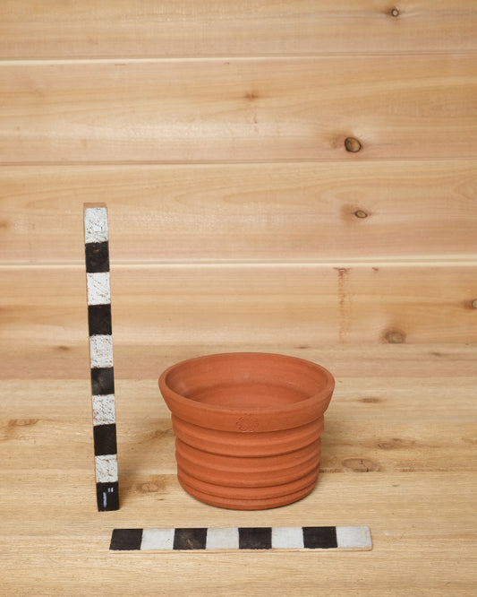 Ribbed Pot