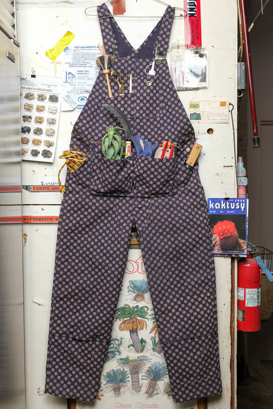 Earthstar Fungus Work Bib by Geoponika